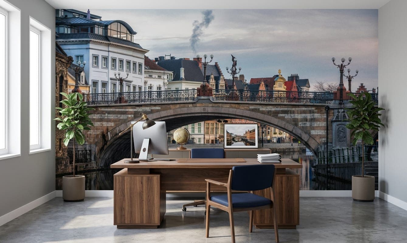 historische brug gent ochtendlicht behang op maat in grijs