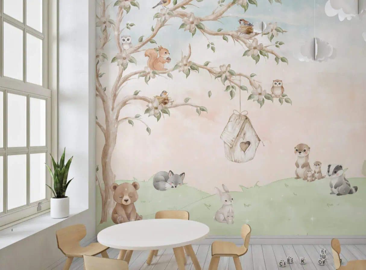 naadloos babykamer bosdieren en boom pastelkleuren behang op maat