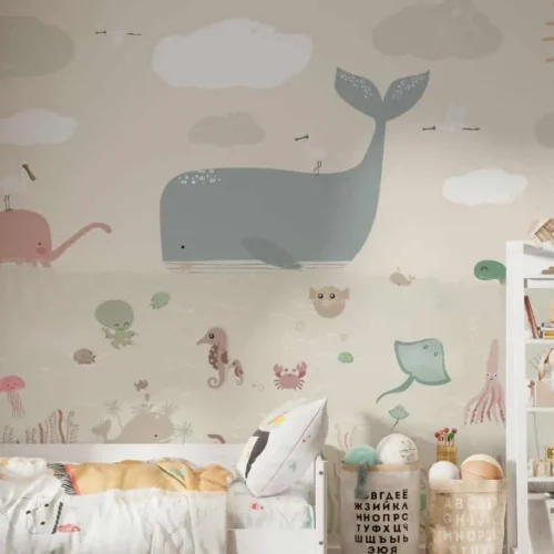 babykamer behang walvis achter kinderbed en open kast in kinderkamer