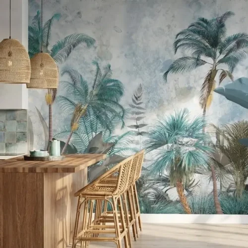 jungle behang blauwgroen achter houten barkrukken en keuken in keukenruimte