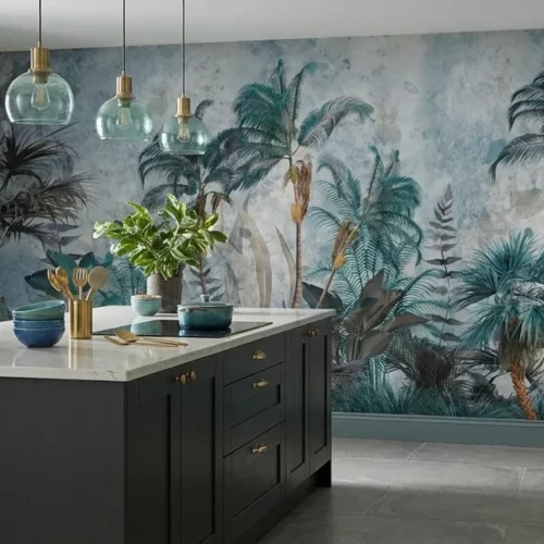 jungle behang blauwgroen achter keukeneiland en barkrukken in keuken