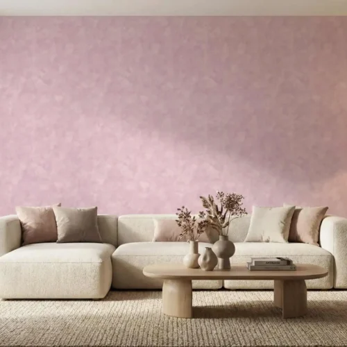 lichtroze betonlook structuur behang in de woonkamer