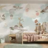 kinderkamer behang dieren luchtballonnen pastel achter kinderbed in kinderkamer